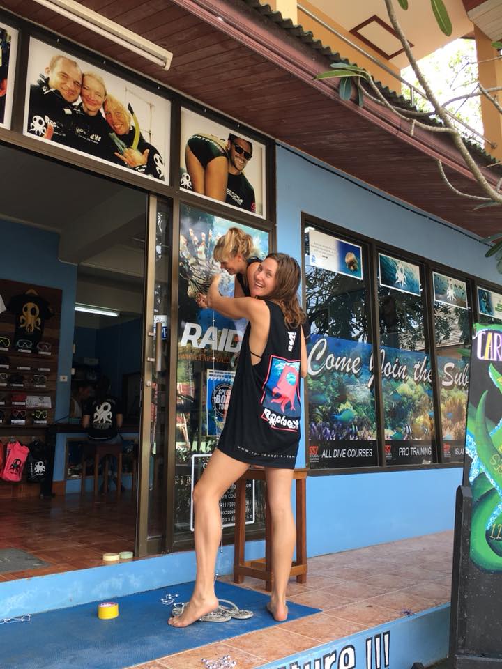 The staff at Roctopus where you can learn scuba diving in Koh Tao, Thailand