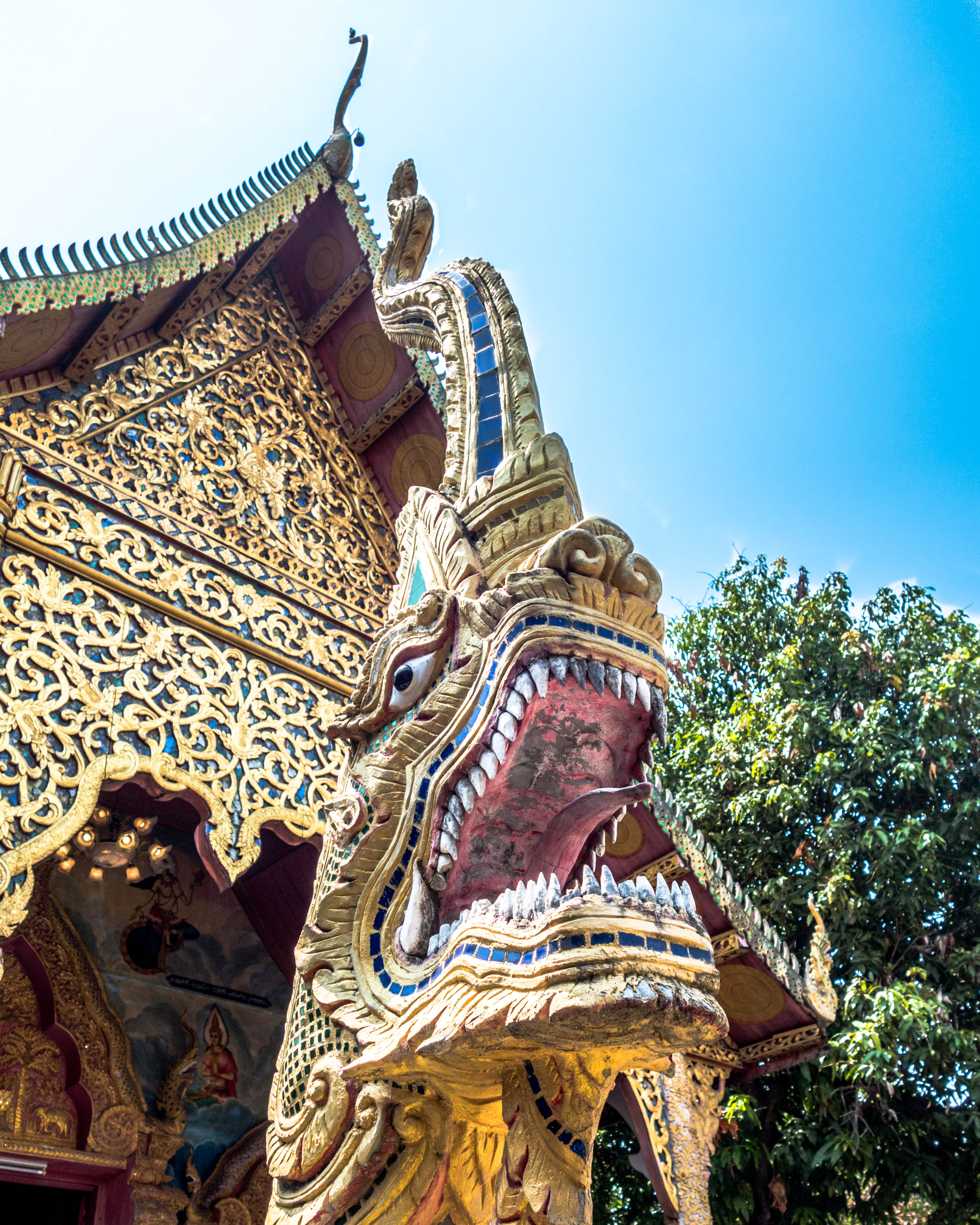 Wat Chedi Liam in Chiang Mai, a must-see for first-time travelers - WeDidItOurWay.com