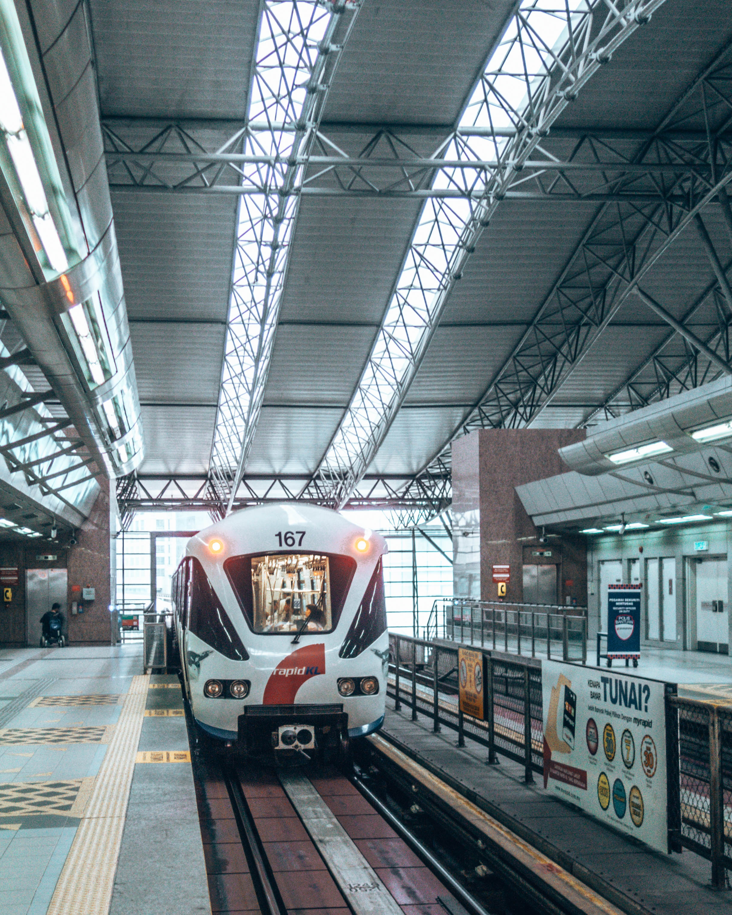 LRT train to get around Kuala Lumpur on your first trip - wediditourway.com