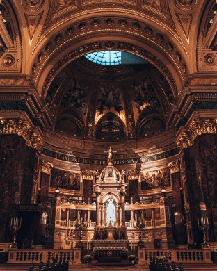 Take a look inside St Stephen's Basilica in Budapest, Hungary