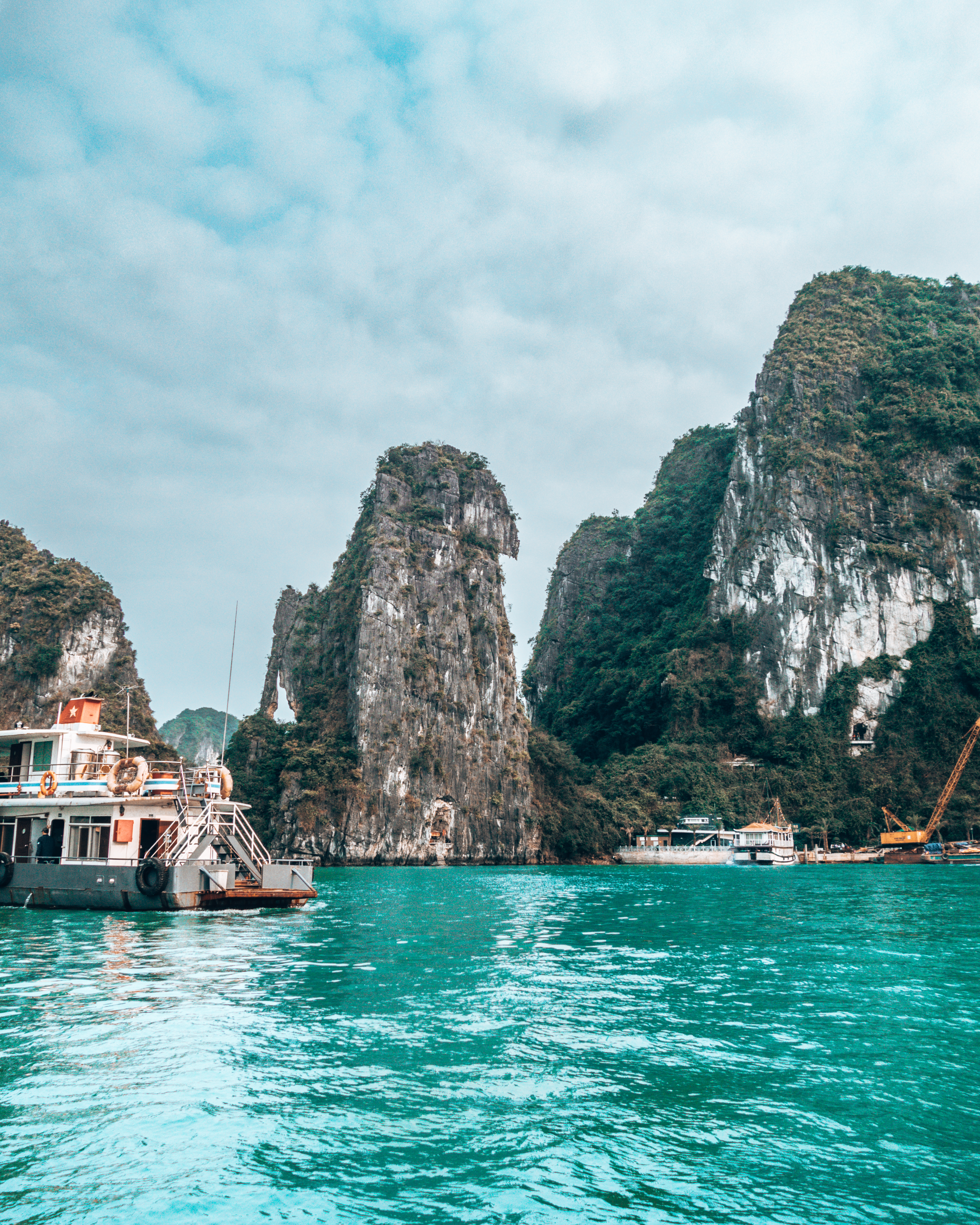 Sailing through Halong Bay Vietnam